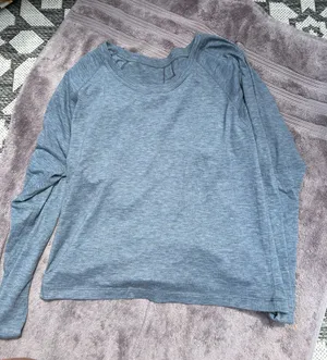 Lululemon Long Sleeve thumbnail 1