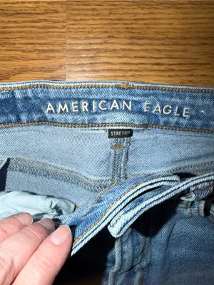 Adorable American Eagle Mom Jeans thumbnail 4
