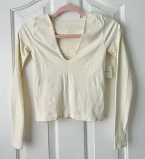 NWT Clean Lines Voop Top XS/S thumbnail 1