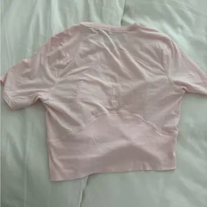 Lululemon cropped top thumbnail 3