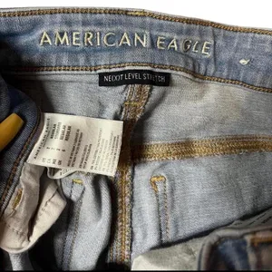American‎ Eagle Next Level Stretch Jegging Crop Distressed Jeans Light Wash Sz 2 thumbnail 4