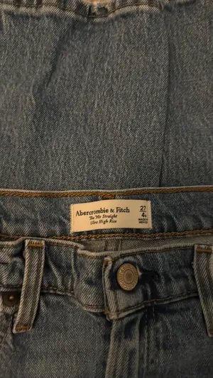 Abercrombie The 90s Straight Ultra High-Rise thumbnail 3