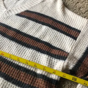 American Eagle Outfitters V Neck Sweater thumbnail 5