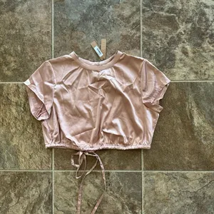 Skims Woven Shine Stretch Satin Crop Top Pink Sand Size Small thumbnail 4