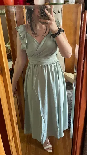 Green Dress thumbnail 4