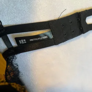 PrettyLittleThing‎ Black Eyelash Lace Bralette Strappy Cut Out Lingerie Top XS thumbnail 4