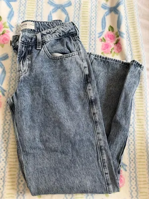 Hollister High-Rise Light Blue Mom Jeans thumbnail 1