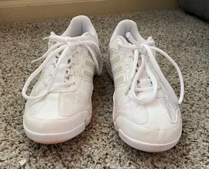 Adidas Cheer Shoes thumbnail 5
