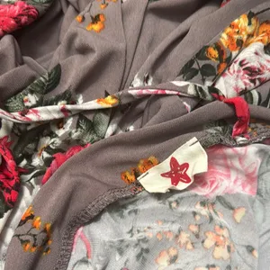 Floral V thumbnail 12
