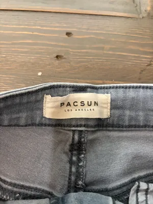 PacSun Bullhead Women’s Distressed Denim Shorts Size 26 Light Wash Cuffed thumbnail 4