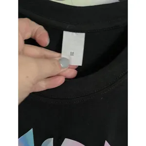 Gildan Mom of the K-Pop Birthday Girl Shirt Size M and Demon Hunters Balloon Decor Kit thumbnail 3