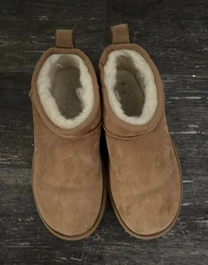 Mini UGG Slippers Women’s Chestnut thumbnail 1