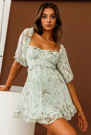 Selfie Leslie Kirra Sage Botanic Print Puff Sleeve Ruched Mini Dress XS New NWT thumbnail 1