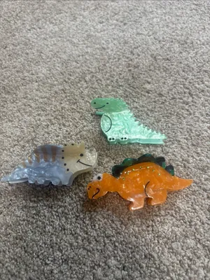 Urban Outfitters Set of 3 Dinosaur Hair Clips thumbnail 4