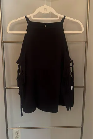 Side Tie Black Tank Top thumbnail 1