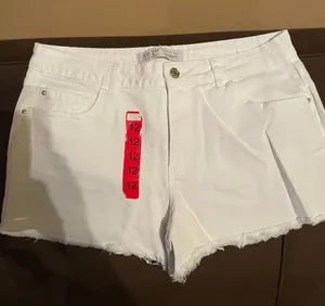 Primark NWT Size 12 Women’s Denim Shorts thumbnail 1