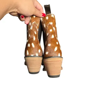 Ariat‎ Women's Shiloh Hairon Deer Print booties Round Toe Size: 6 thumbnail 7