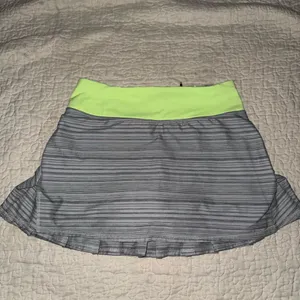 RARE VINTAGE Lululemon Pace Setter Pleated Skirt‎ Wee Are From Space Size 2 thumbnail 2