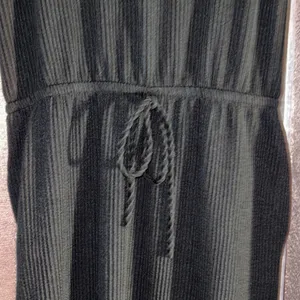 Black Sleeveless Midi Dress with Drawstring Waist Size L thumbnail 3