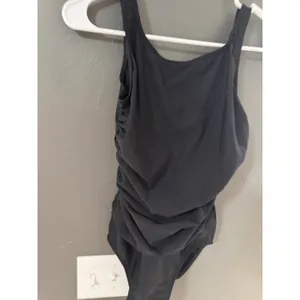 Shape FX Swim Womens Black Ruched Front One‎ Piece Swimsuit Size 6 C-3776 thumbnail 2