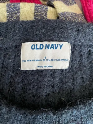 OLD NAVY Cozy Navy Sweater with White Heart - Women thumbnail 4