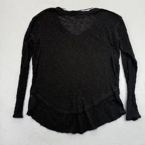 We The Free Top Small Black Long Sleeve V Neck Textured Knit Raw Hem Boho Casual thumbnail 8