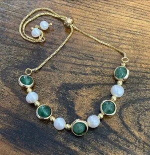 Green Bead Faux Pearl Bracelet thumbnail 1