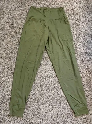 Okali joggers Green Size M thumbnail 2