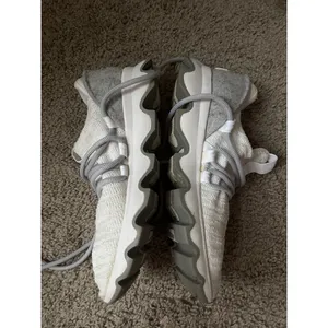Sorel Kinetic Impact Lace Sneakers White Gray Women’s Size 7 thumbnail 2