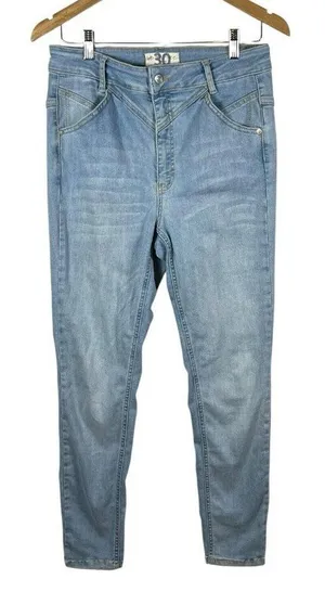 We‎ The Free Jeans Light Wash Straight Leg Skinny Fit Stretch Women’s Size 30 thumbnail 1