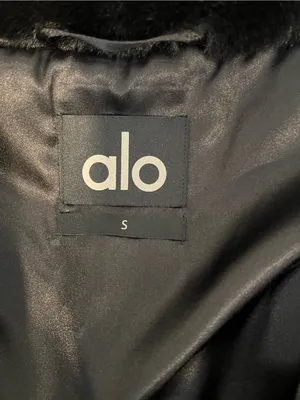 NWT Alo Yoga Knockout Faux Fur Hooded Oversized Jacket Black Size Small thumbnail 5