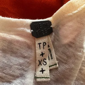 NWOT‎ FREE PROPLE white t shirt wide bottom size Xs thumbnail 3