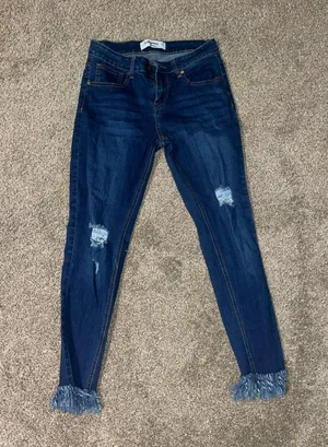 Women’s Jeans Size 6 thumbnail 1
