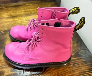 Doc‎ Martens Pink Boots Size 6 thumbnail 1