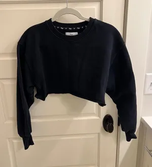 Aritzia TNA cropped sweatshirt thumbnail 1