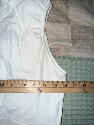 NWOT Lululemon Another Mile Vest White size 6 thumbnail 2