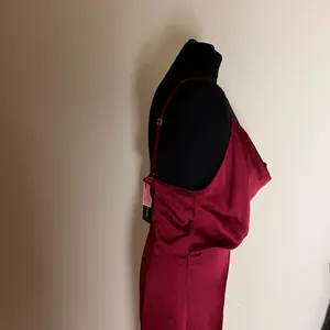PrettyLittleThing Burgundy Slip Dress NWT thumbnail 5