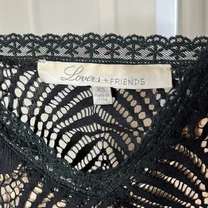 Lovers + Friends Black Lace Cami Crop Top Scalloped Eyelash Trim thumbnail 4