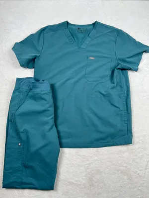 FIGS Men’s Chisec Scrub Top L Axim Cargo Pants M Hydrogreen Set PO1367 thumbnail 1