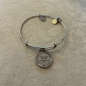 ‼️Alex and Ani Four Leaf Clover Charm Bangle‼️ thumbnail 3