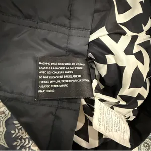 DKNY Puffer Black coat jacket size small , be proactive for fall & winter :) thumbnail 9