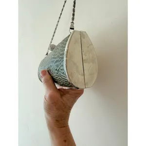 Mod Clutch Bag Women's Green Detachable Strap Clasp Closure Crocodile Embossed thumbnail 7