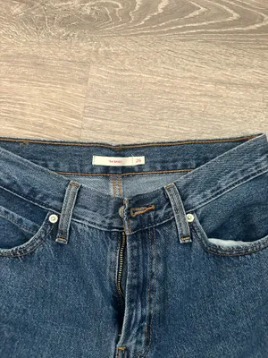 Dark Wash Levi’s Jeans thumbnail 3