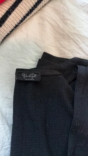 Black Tee Brandy Melville thumbnail 2