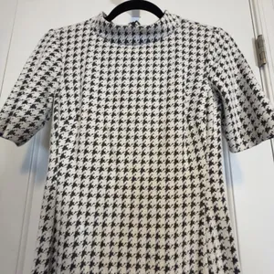 American Living Houndstooth Mock Neck Short Sleeve Sheath Dress Black White thumbnail 4