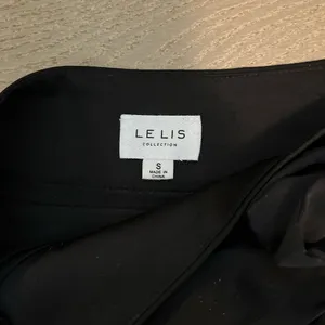 Black Mini Le Lis Skirt Satin thumbnail 2