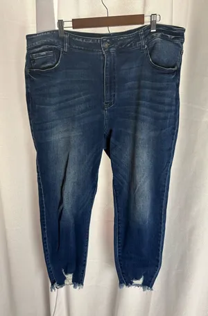 KANCAN Maurice’s Plus Size 24 Medium Wash Distressed Jeans EUC Blue thumbnail 1