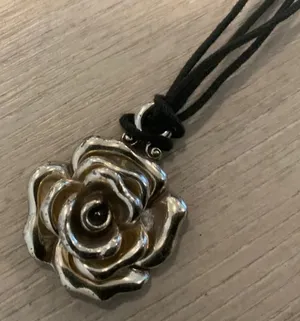 Vintage Rose Pendant thumbnail 1