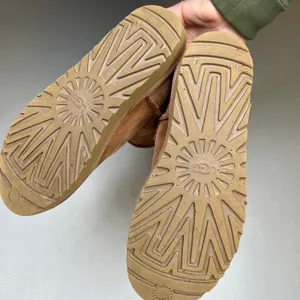 UGG Classic Short Chestnut Suede Sheepskin Boots Womens‎ Size 9 5825 thumbnail 7