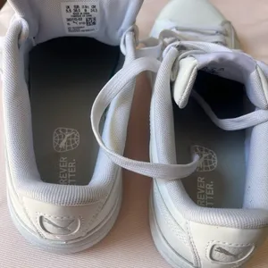Puma Classic White Lace-Up Sneakers thumbnail 6